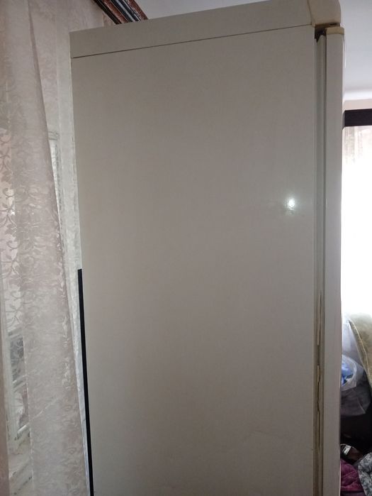 Vând frigider functional