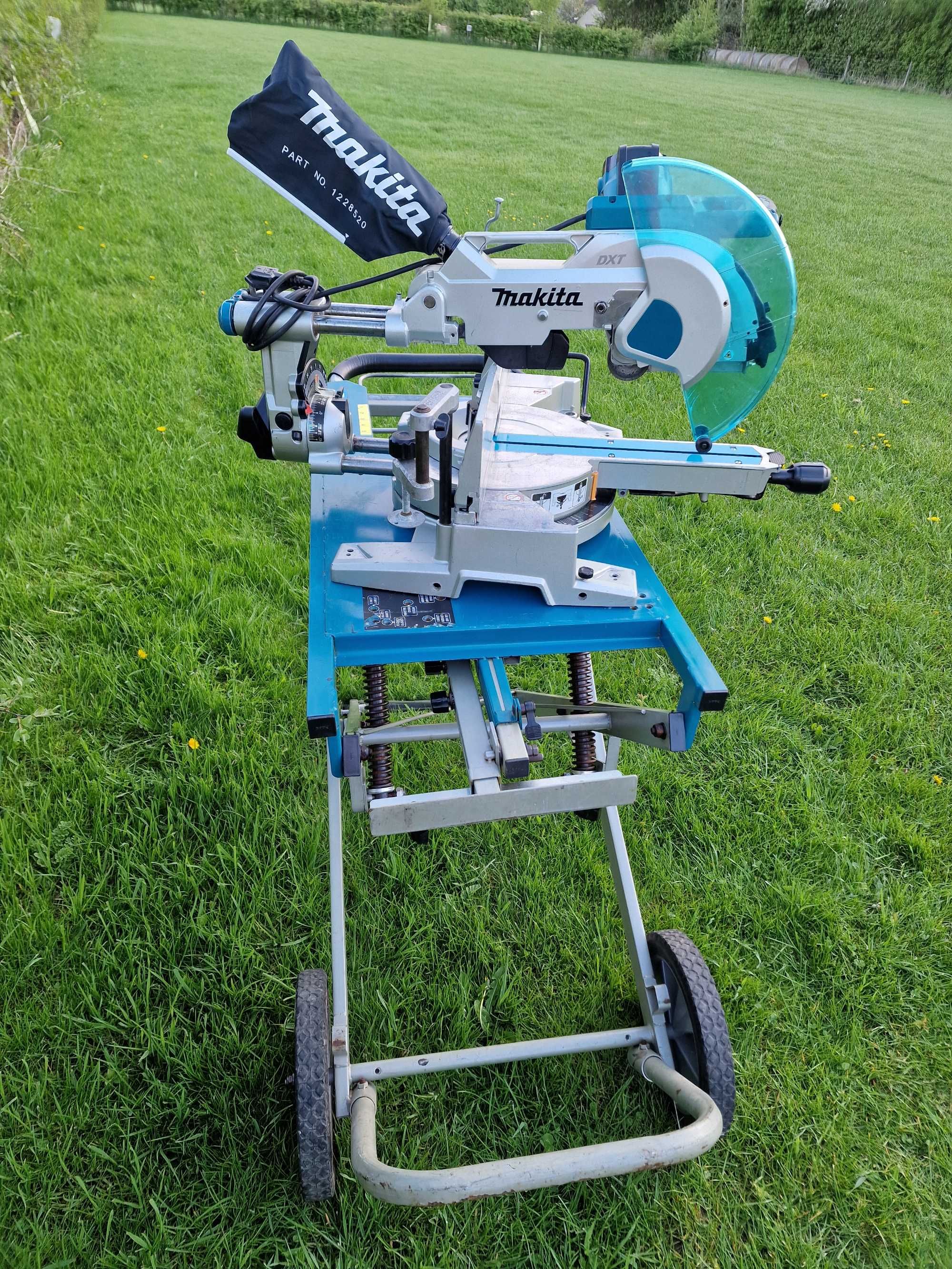 Makita  потапящ се трион