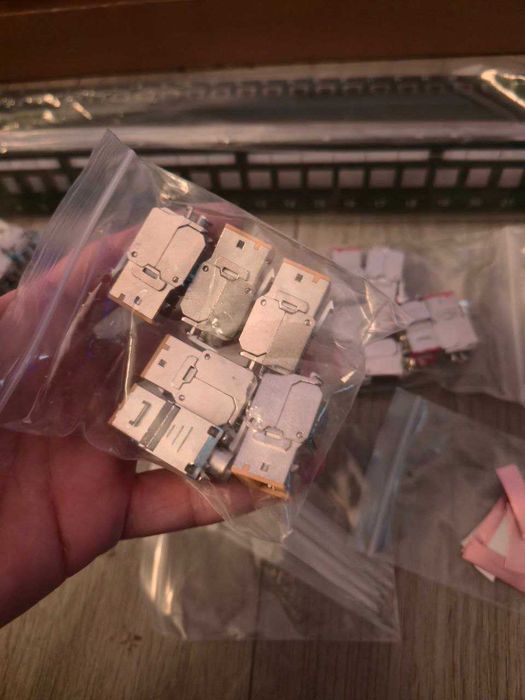 FGB 10Gbps 24 Port CAT7 Patch Panel 24x Coloured