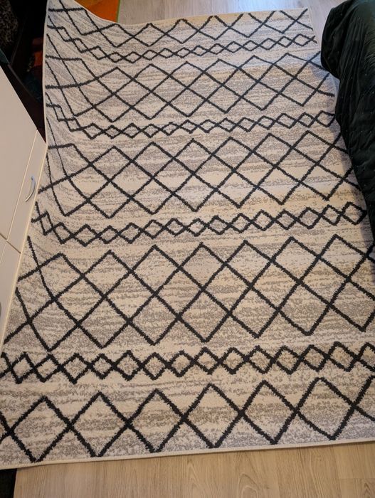 Set 3 covoare – model geometric modern – stare excelentă