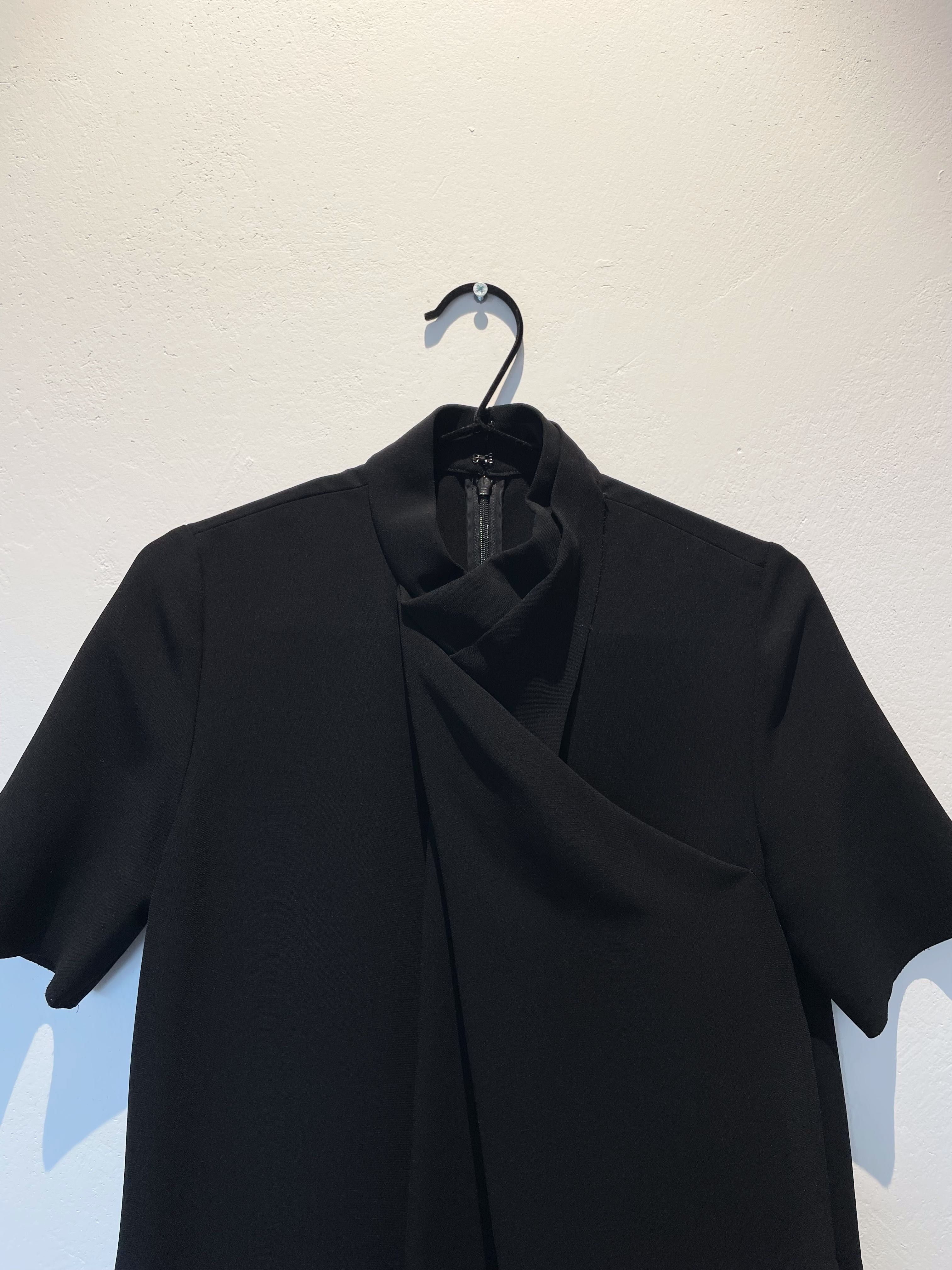 Малка черна рокля COS, EU34
