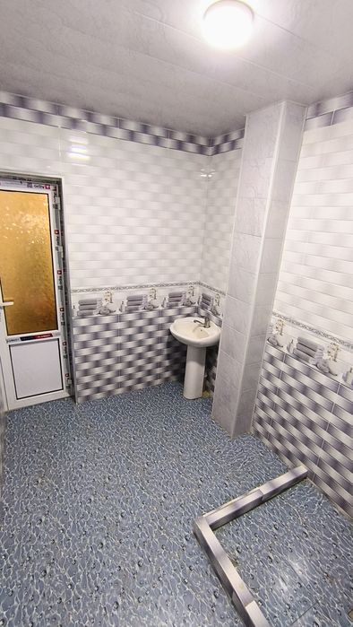2 xonali, 60,2 mkv.Termiz. Yubileni. Soat qarshisida. G'ishtlik dom