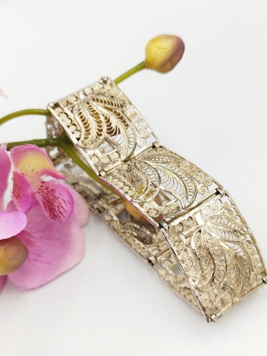 Антикварна сребърна гривна филигран 
УНИКАТ