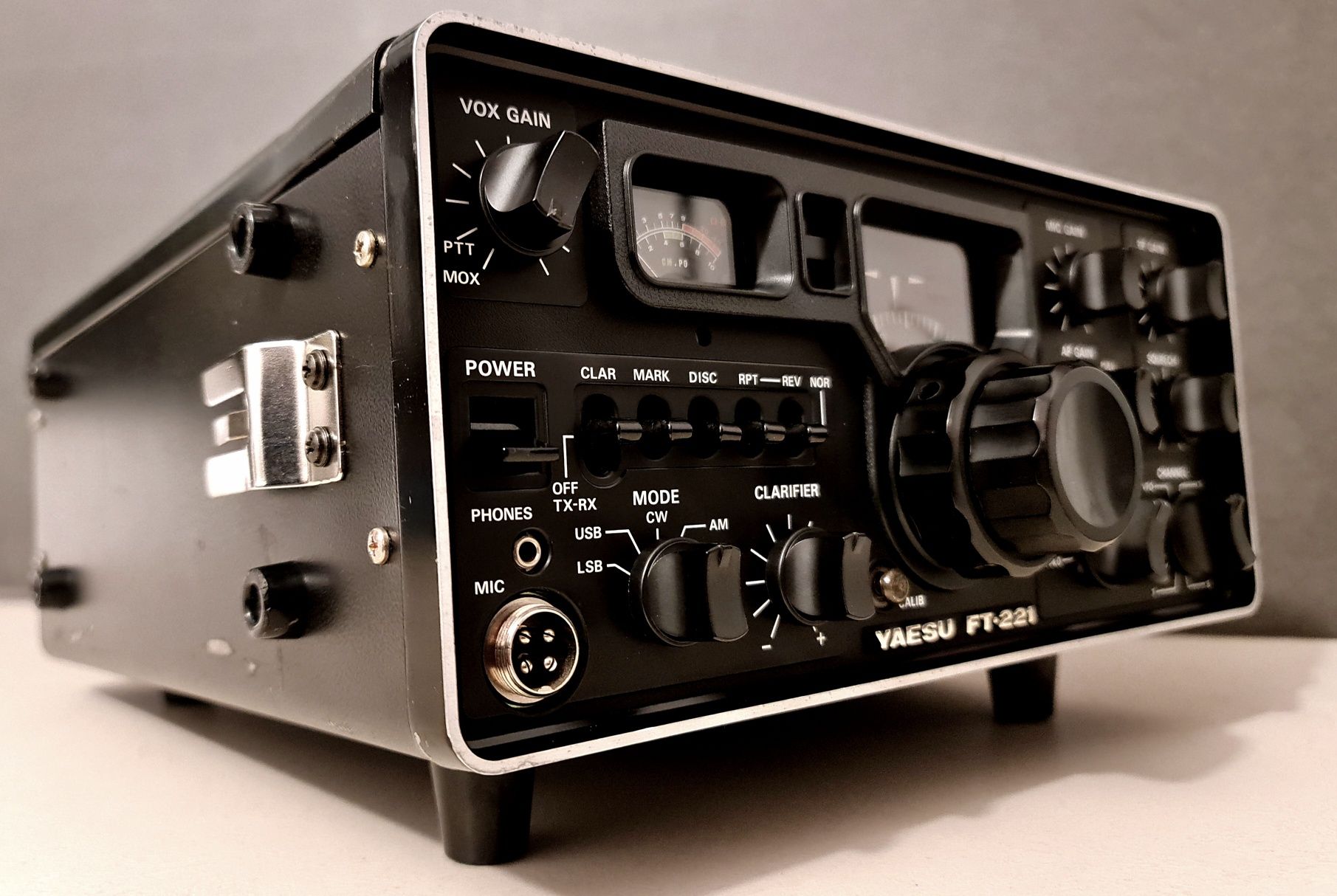 Yaesu FT-221 transceiver