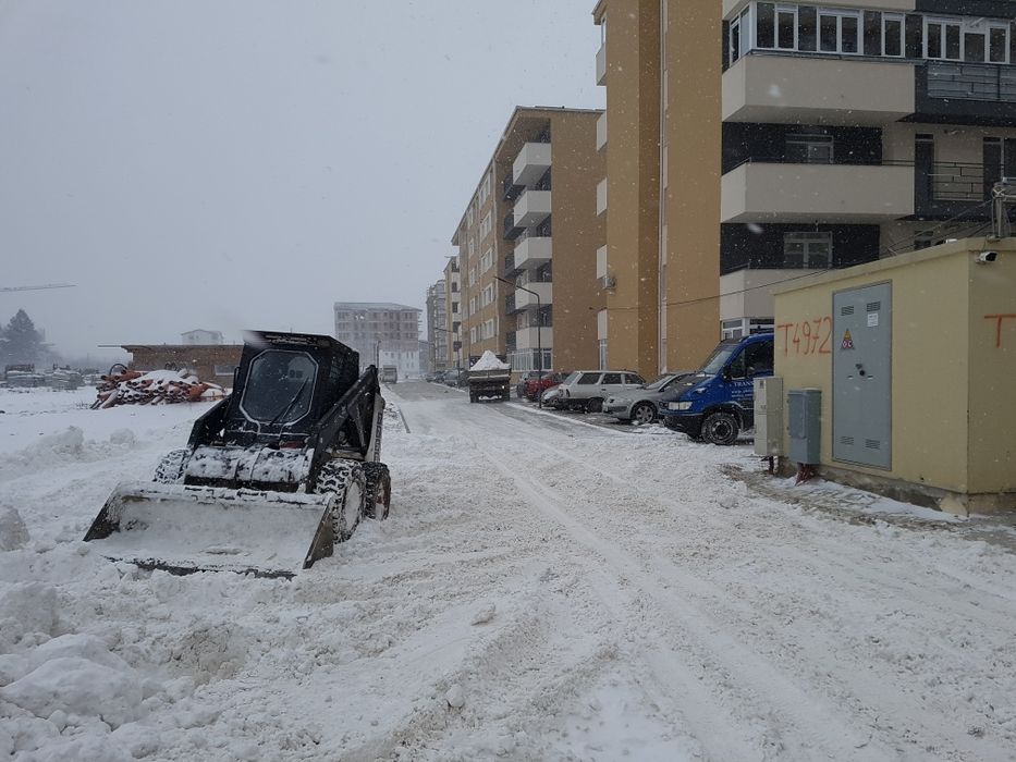 Deszapezire deszăpezire dezapezire zapada Bobcat buldoexcavator vola
