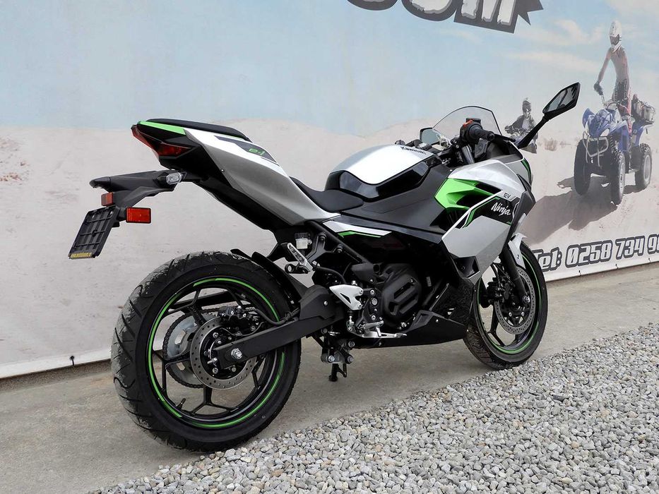 Motocicleta Kawasaki Ninja e-1 2024 | Rate | Leasing