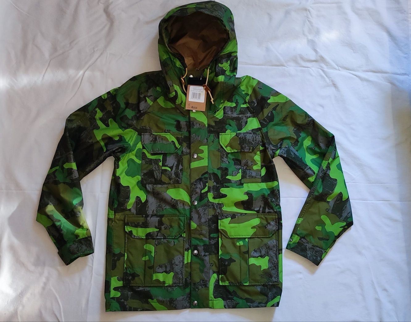 The North Face Printed DryVent  Mountain Parka Mens