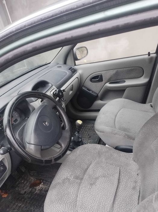 Vând Renault clio 2