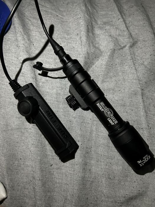 Lanterna arma surefire,noua cu switch
