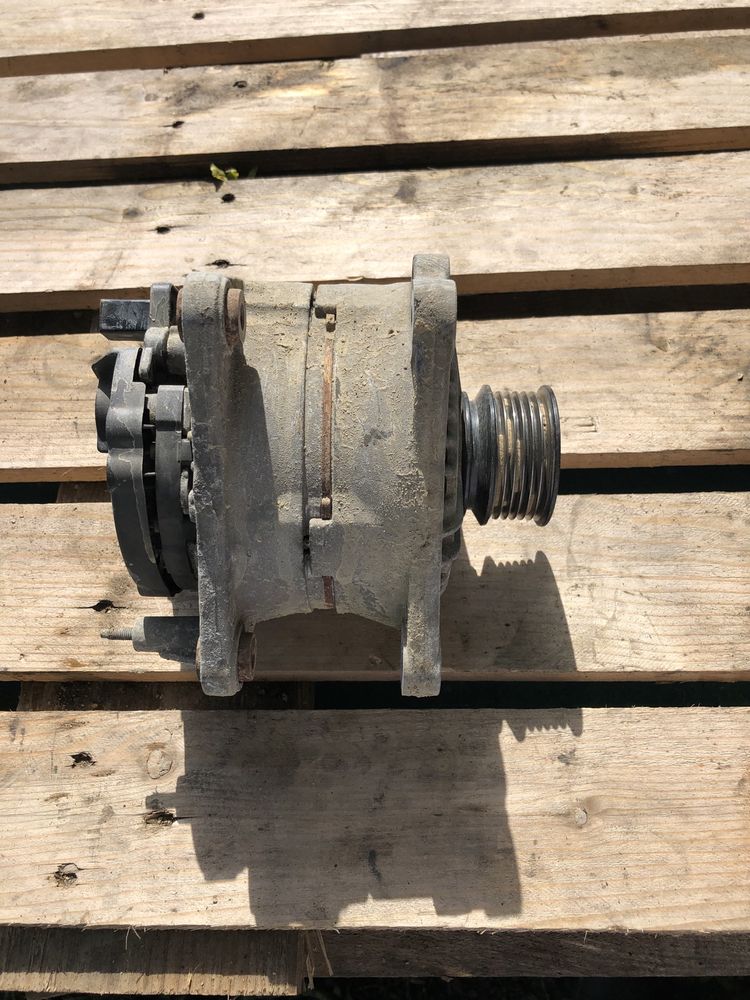 Alternator Vw Golf 4 1.6 benzină