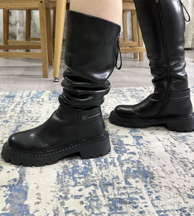 Зимние женские сапоги