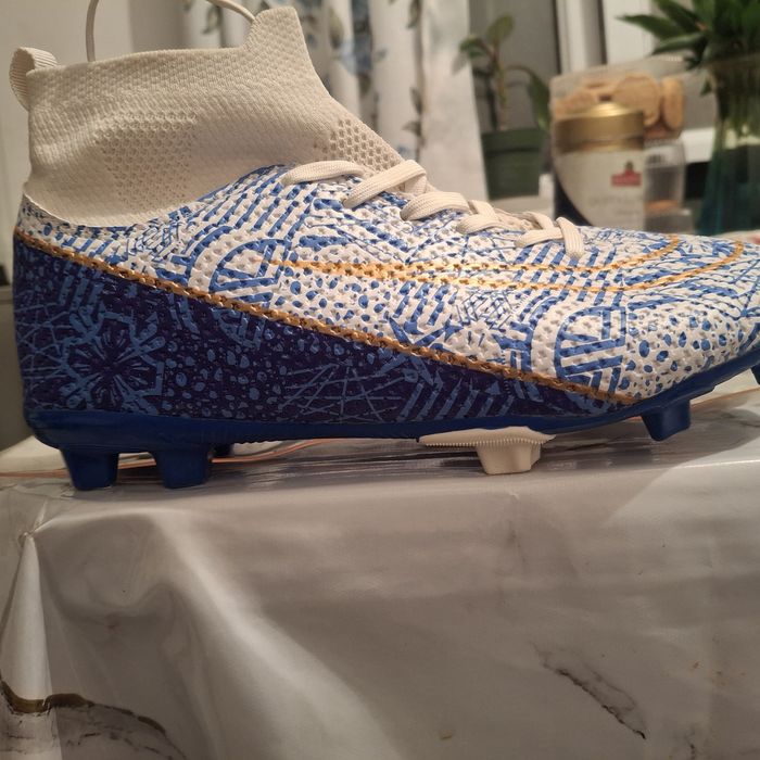 Футбольные бутсы