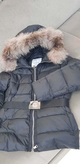 Geaca model Tatie  M o n c l e r/ puf de gasca /blana  de vulpe!