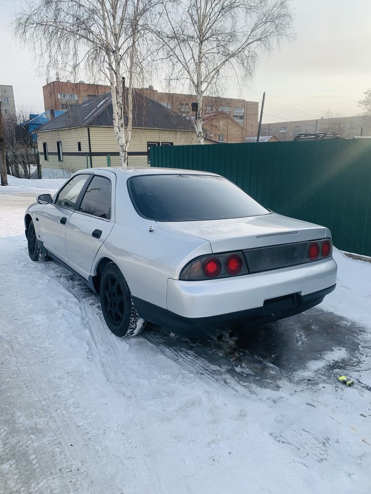 Nissan skyline r33