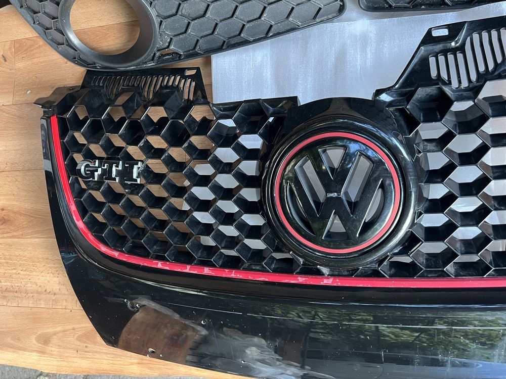 Решетка с добавки за VW Golf 5