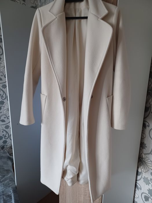 Палто дълго бяло