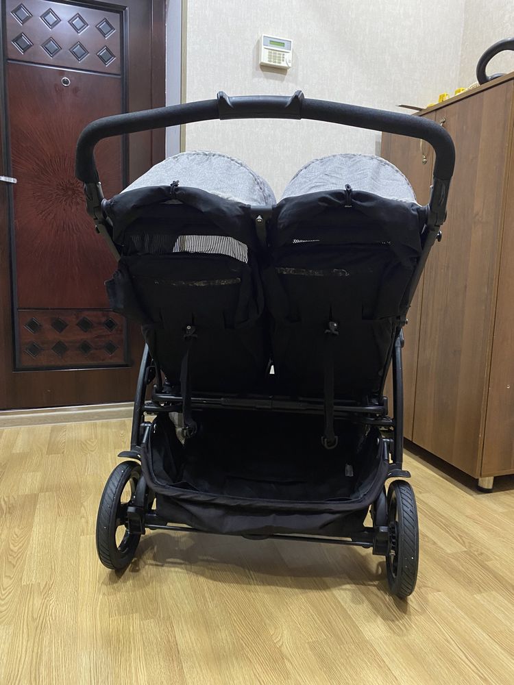 Коляска для двойни Peg Perego book for two