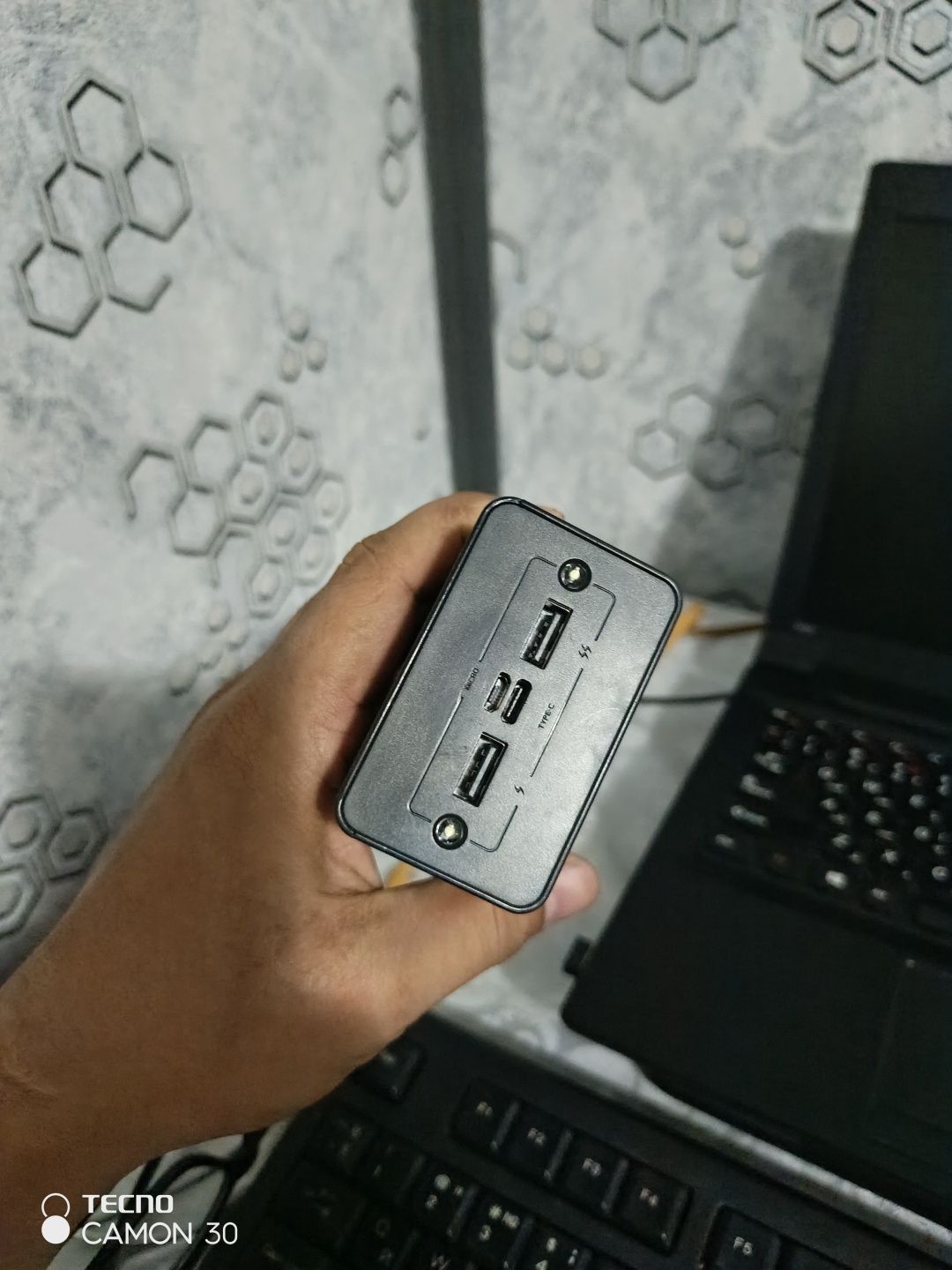 Power bank sotiladi