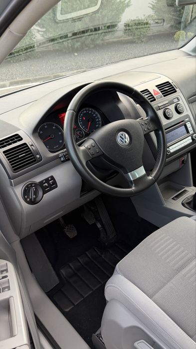 VW Touran / 2.0 Diesel / Highline / 7 Locuri