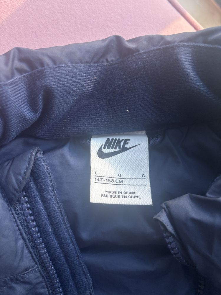 Оригинален елек Nike като нов