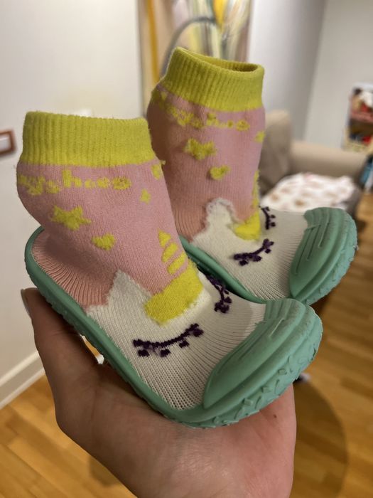 Бебешки чорапи с подметка