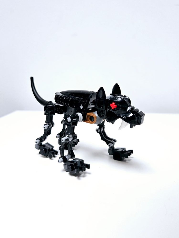 Lego Vikings 7015 - Viking Warrior challenges the Fenris Wolf (2005)