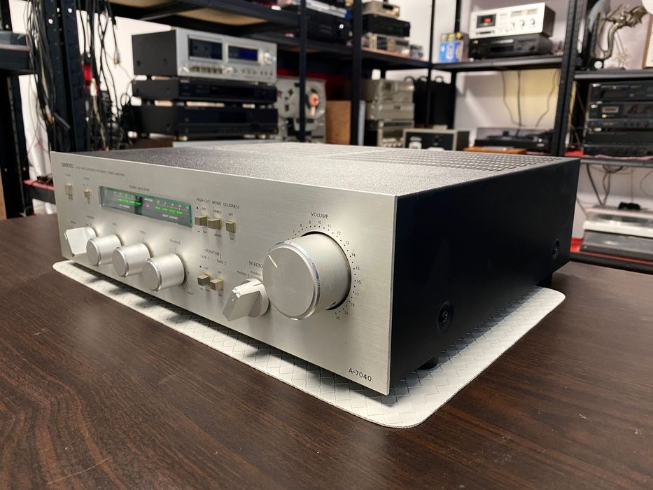 Vintage усилвател Onkyo
