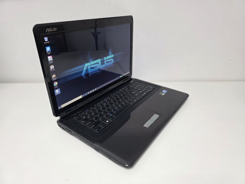 Laptop Asus  DISPLAY MARE 17 video dedicat  nVidia GT  . GARANTIE