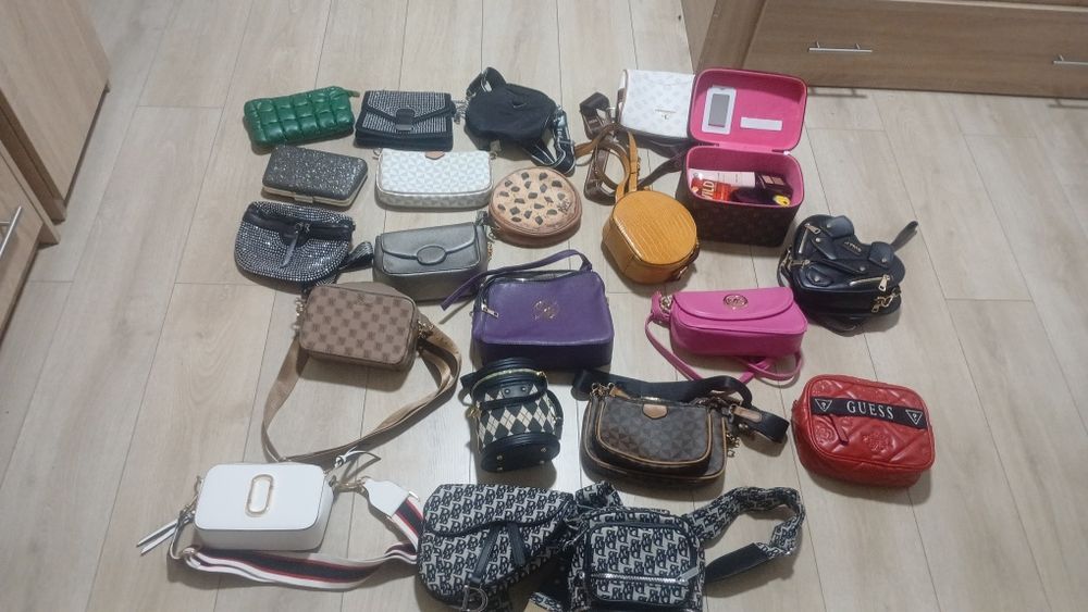 Gentute aproape noi !