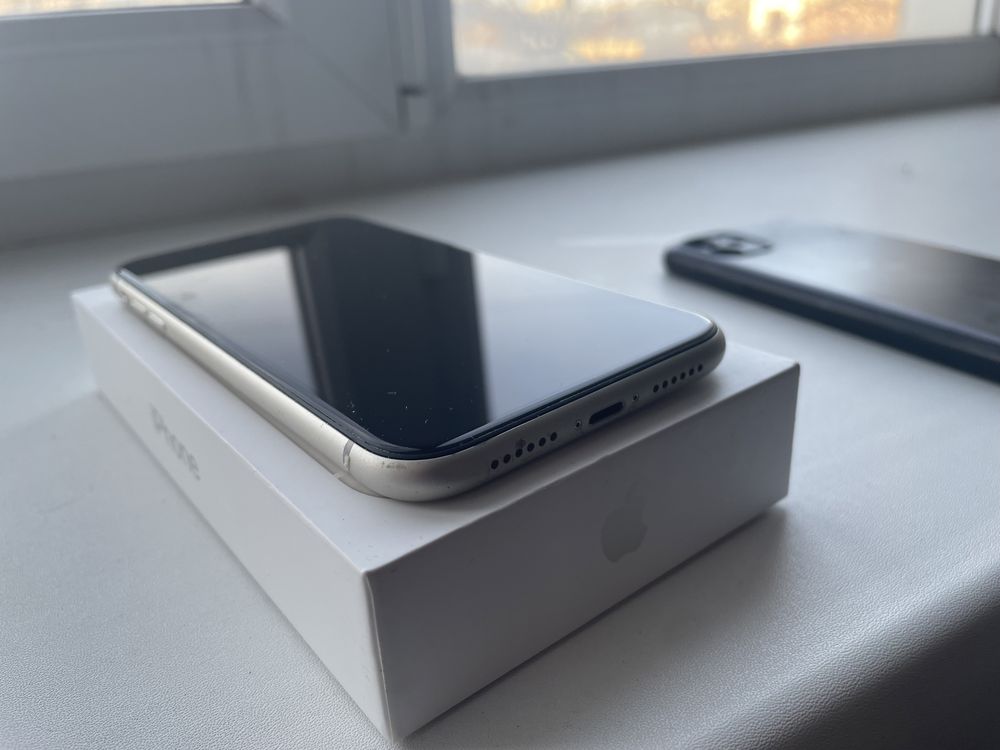 iPhone 11 64GB срочно 170к