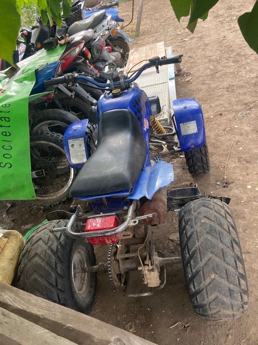 Vând ATV foarte bun