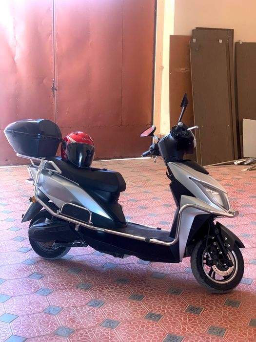 Skuter moto narxini kelishamiz