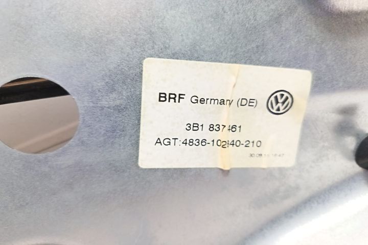 Macara geam fata stanga electrica 3B1837461 Volkswagen VW Passat B5.5