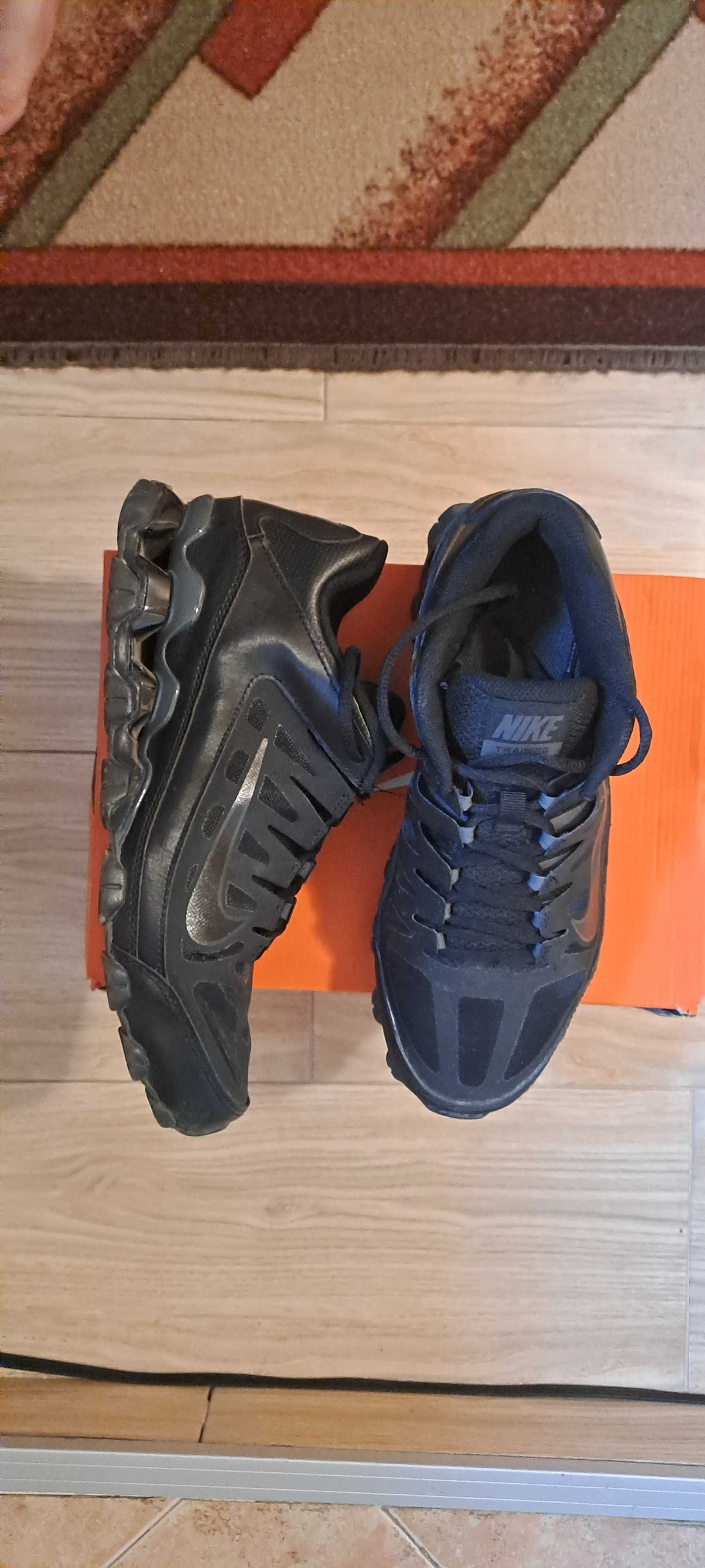 Продавам nike reax в отлично състояние