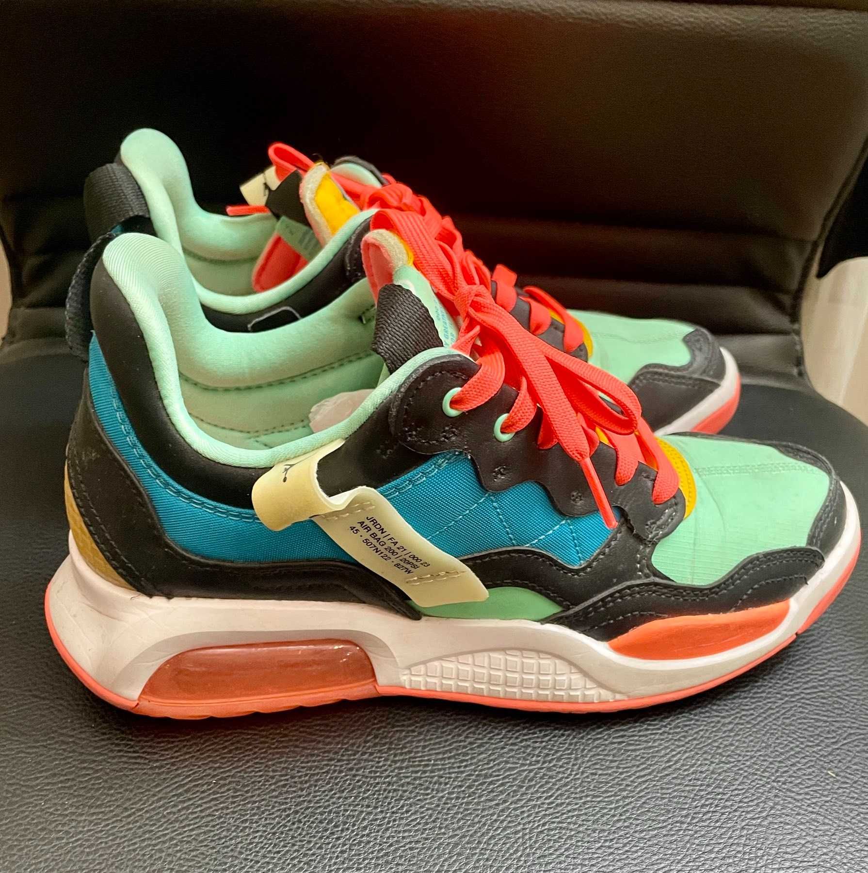 Намалени ! NIKE Air "Jordan MA2" Mногоцветни Маратонки