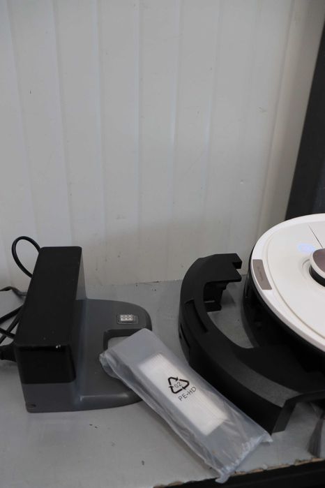 Прахосмукачка робот ECOVACS DEEBOT OZMO T8, ламинат/килими/Alexa