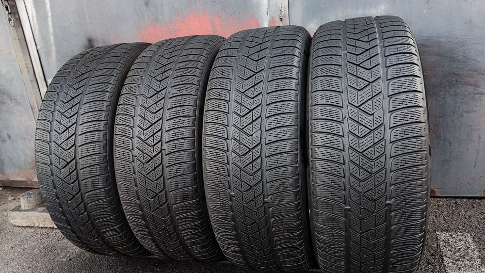 4бр. зимни гуми 235/55/20 Pirelli Scorpion Winter 
dot2321
6+mm
Добро
