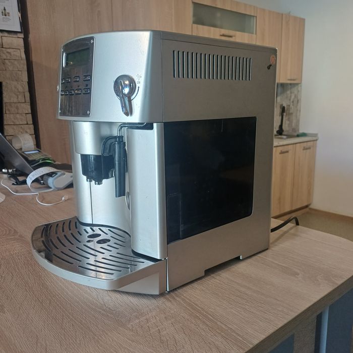 Expresor Delonghi Magnifica