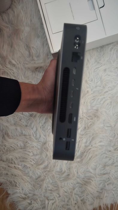 Продавам мак мини 2018 Mac Mini 2018