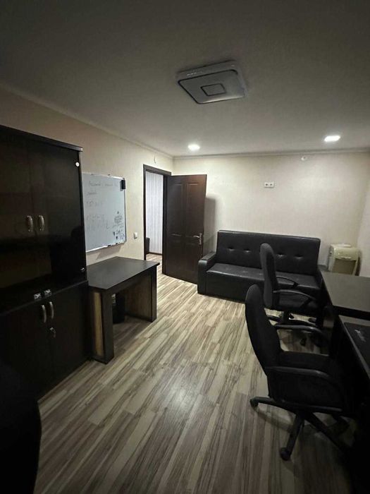 Сдается в аренду нежилое 1 линия 80 кв Буюк Ипак Йули