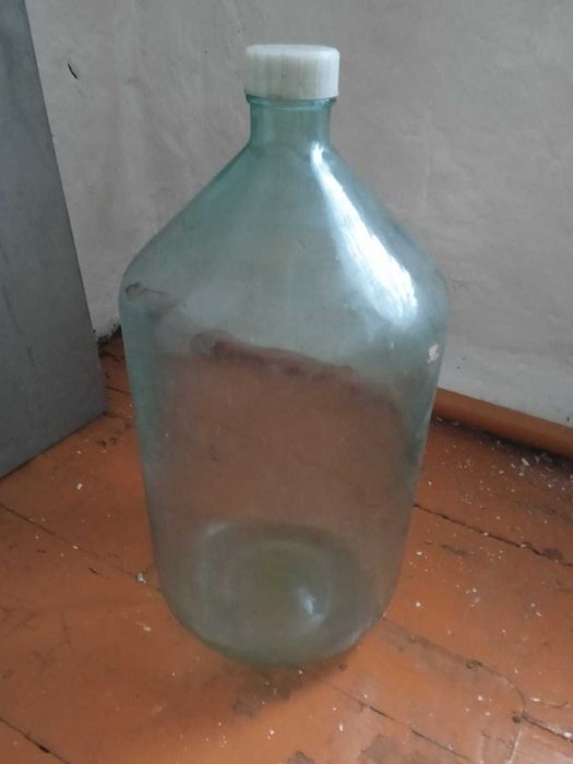 продам бутыль 20 литров
