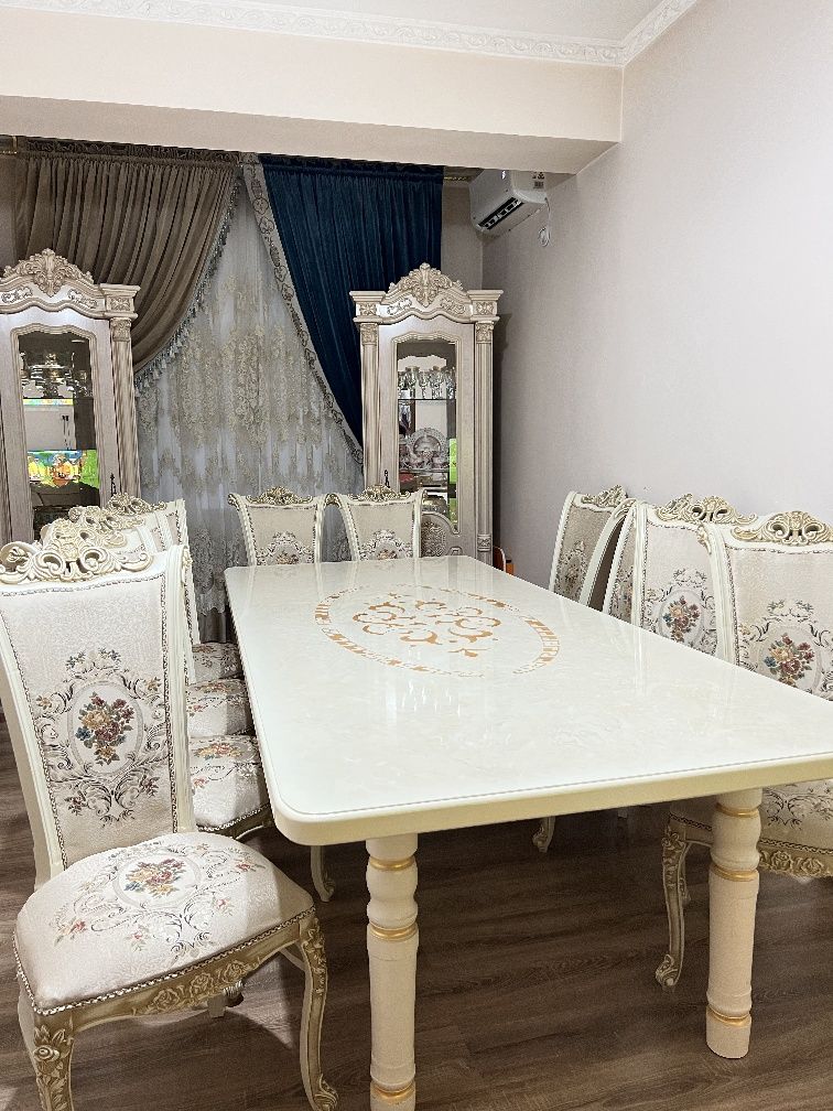 Mebel stol stul 10 kishilik holati yaxwi
