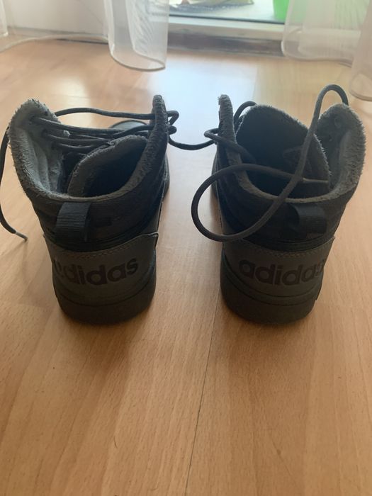 Детски зимни кецове  Adidas размер 38 2/3