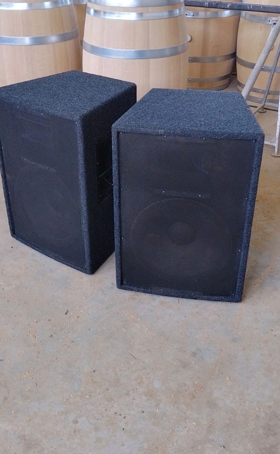 2 тонколони Bass 15 инчов бас, Mark 5-говорител.Двете за 850 лв.