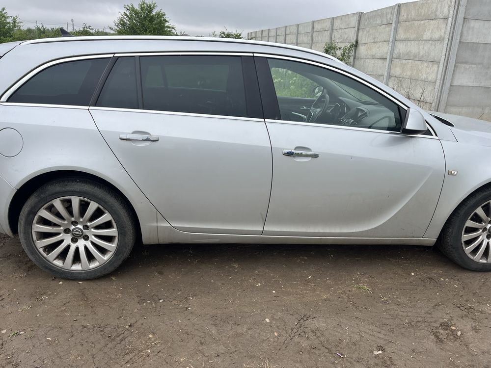 Dezmembrez Opel Insignia break 2.0 diesel 2009-2015