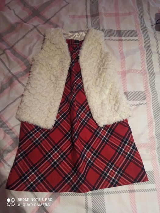 Коледен сет за госпожици: рокля а пухено елече