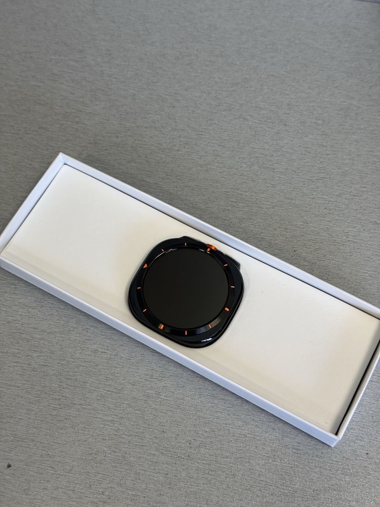 Продавам чисто нов Samsung Watch ULTRA
