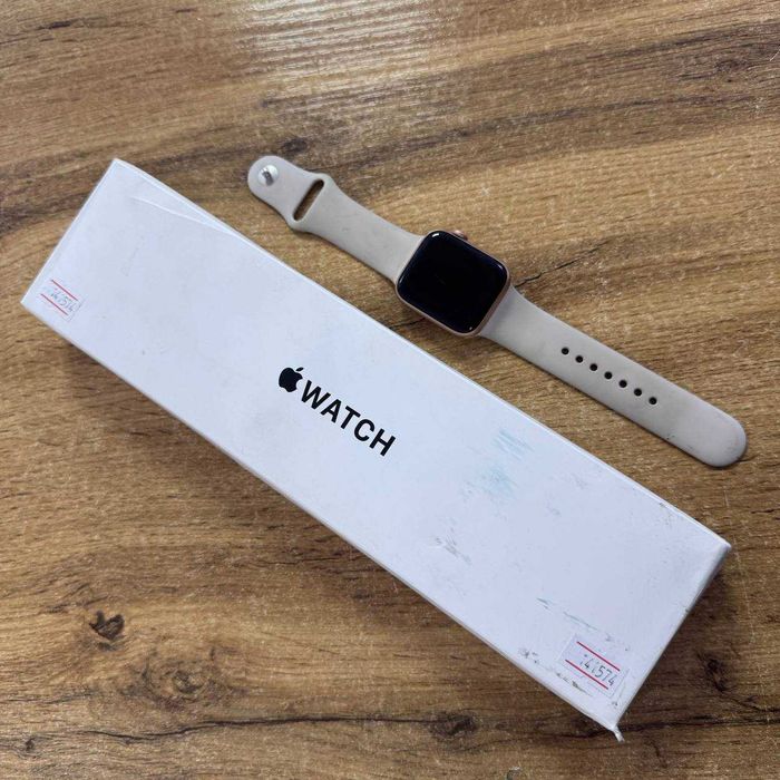 Смарт-часы Apple Watch SE 44mm / sk141574