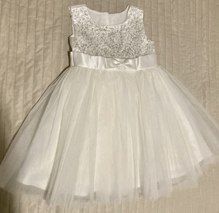 Rochita alba 3-4 ani