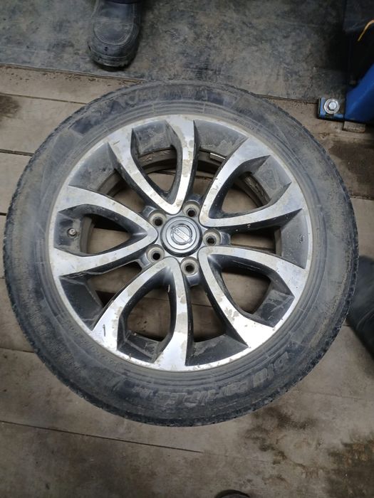 Продам б/у покрышки 215/55/17